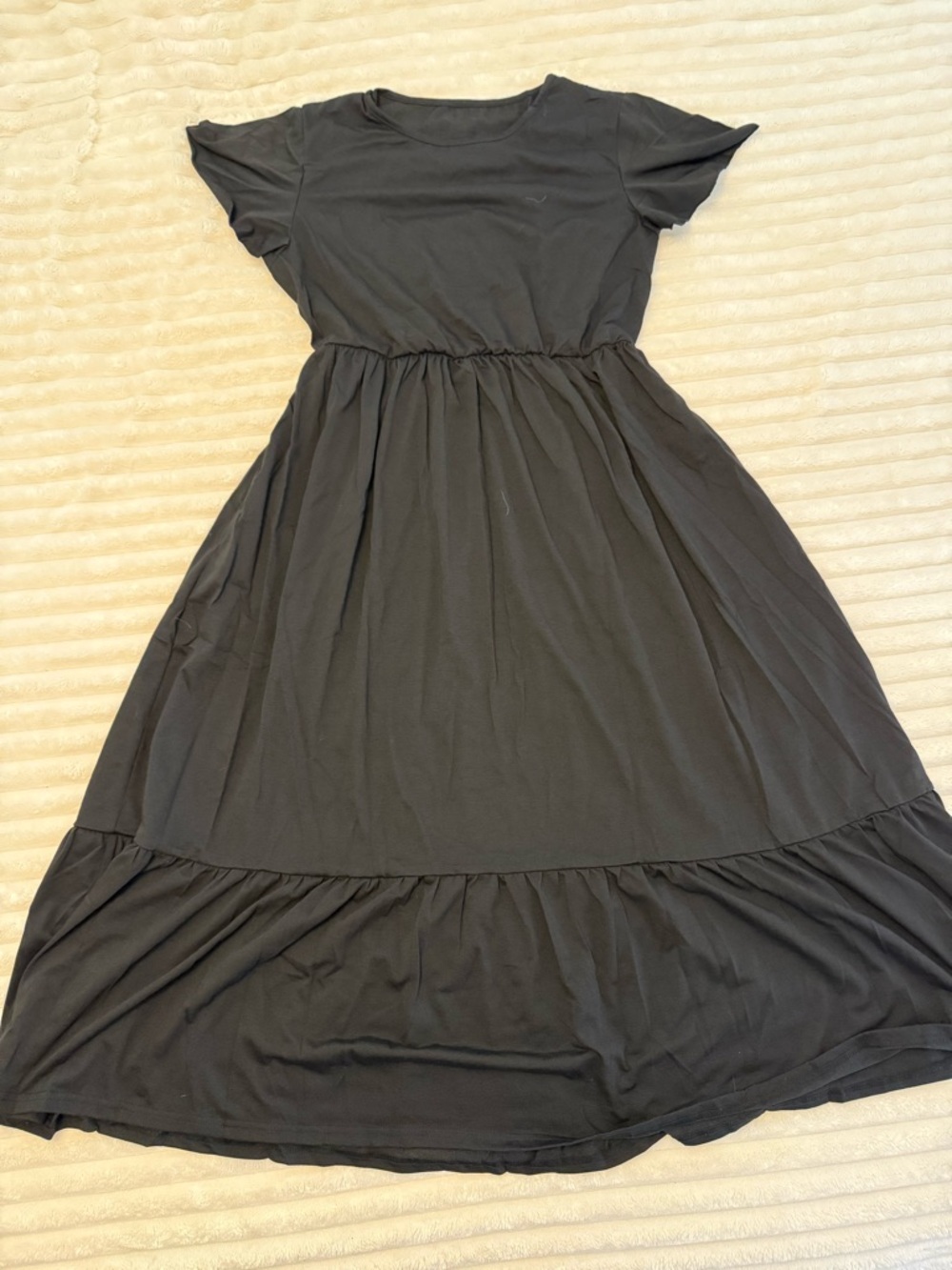 Women's Black Short-Sleeve Gathered Waist Midi Dress
